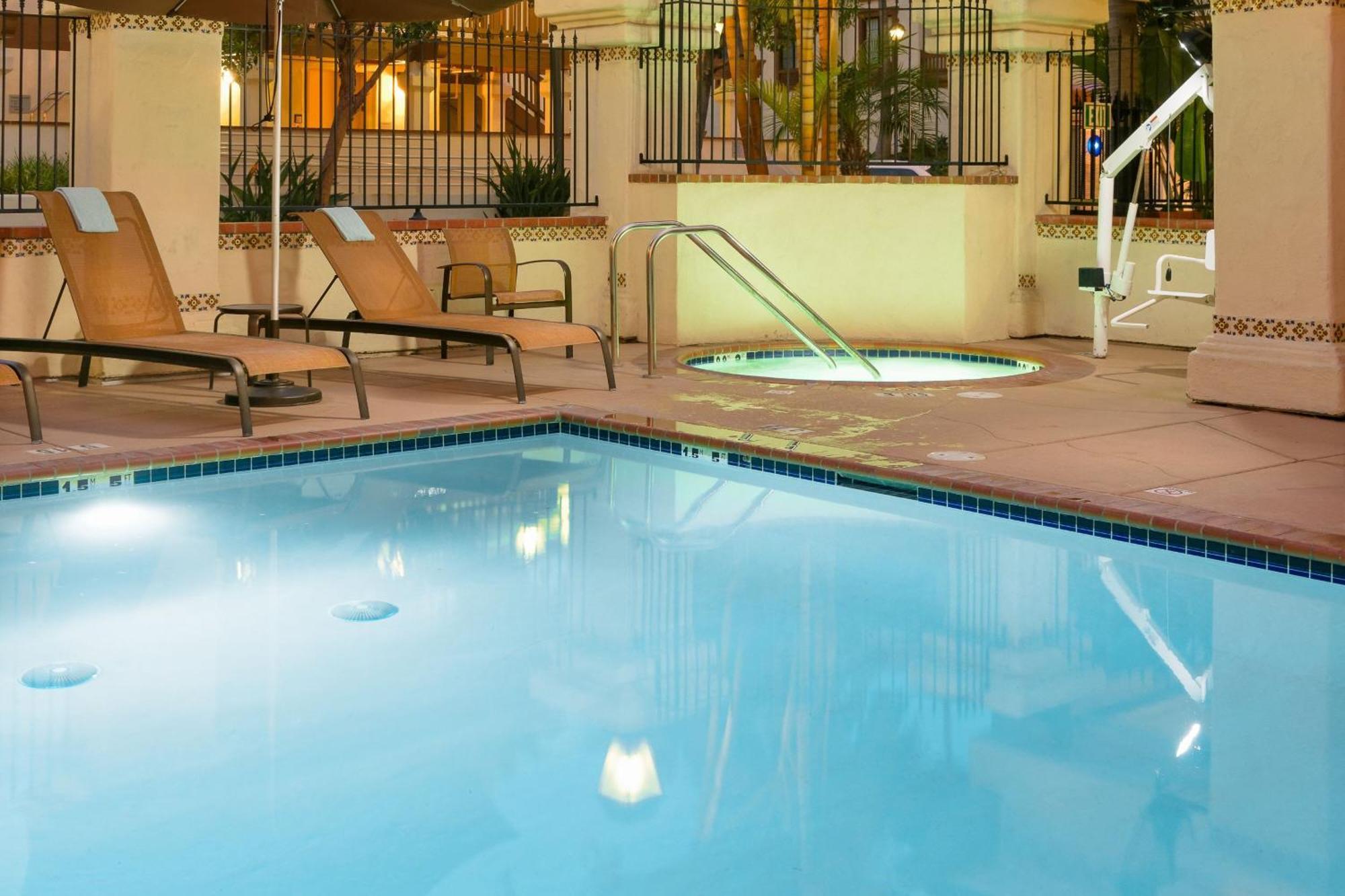 Courtyard San Diego Old Town Hotel Exterior photo